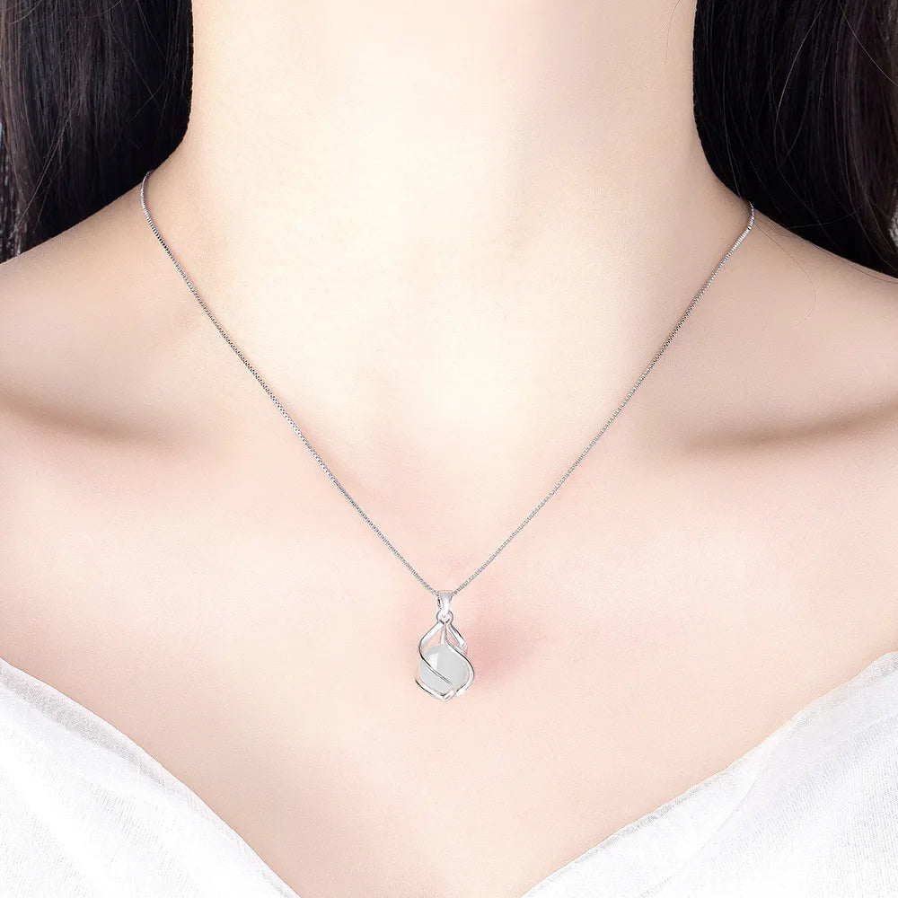 Elegant Silver Plated White Opal round Moonstone Pendant Necklaces Women Fashion Jewelry Choker Clavicle Chain Charm Necklace