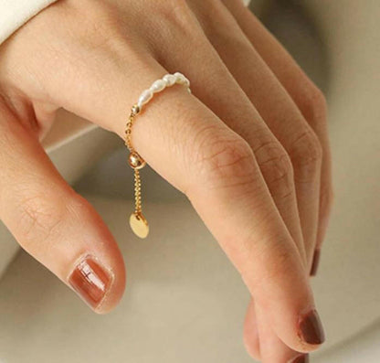 Elegant French Retro Pearl Chain Pull Adjustable Gold Rings - Stylish Accessories for Women