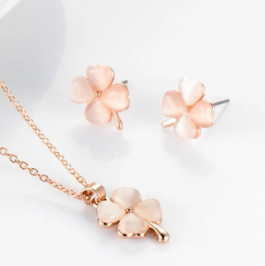 New Arrival Clover Opal Necklace Hot Sell Necklaces Nickel Free Elegant Women Jewelry