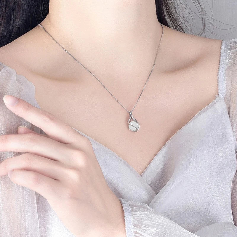 Elegant Silver Plated White Opal round Moonstone Pendant Necklaces Women Fashion Jewelry Choker Clavicle Chain Charm Necklace